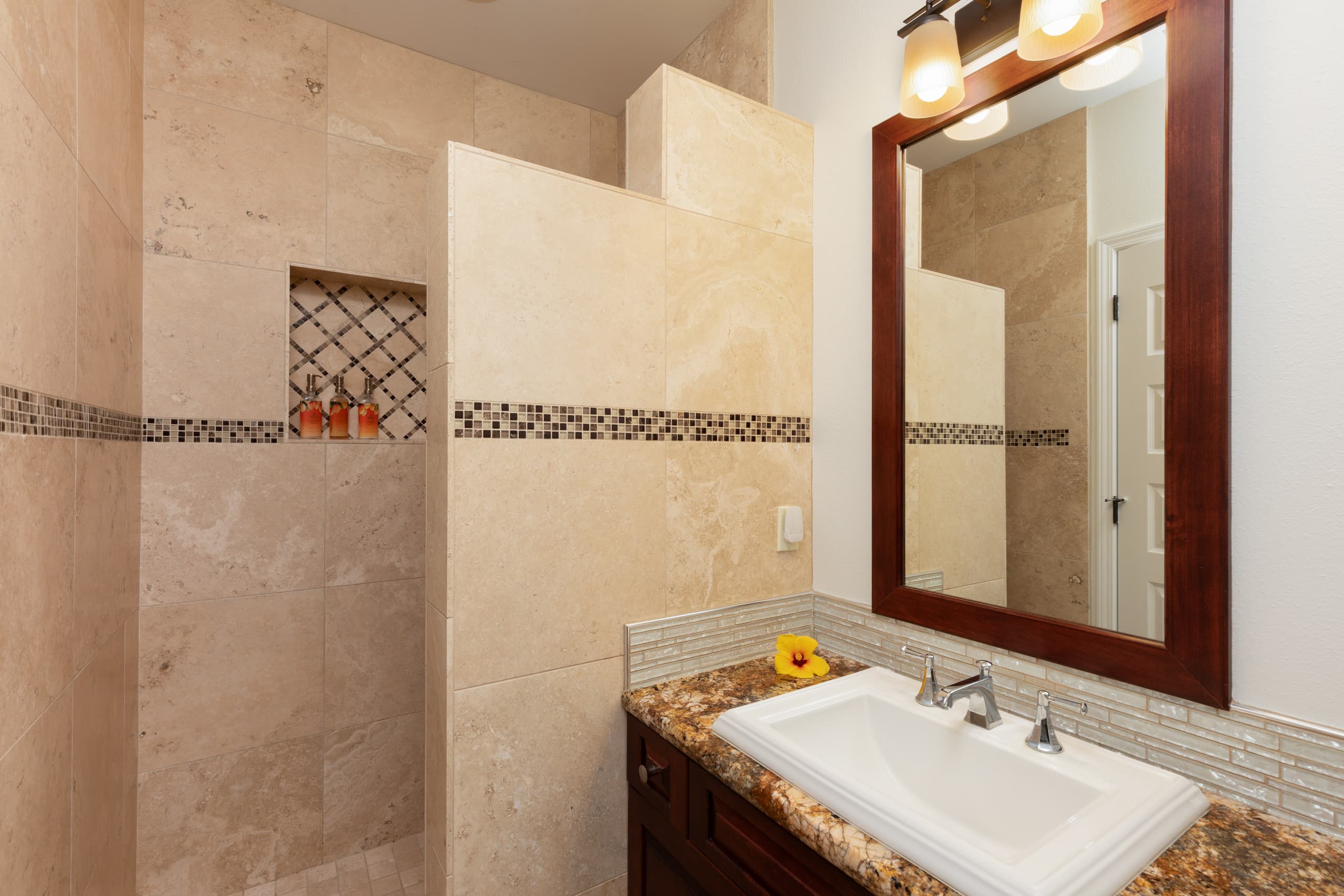 Home in Waimea · ★5.0 · 4 bedrooms · 7 beds · 3.5 baths - Image 25