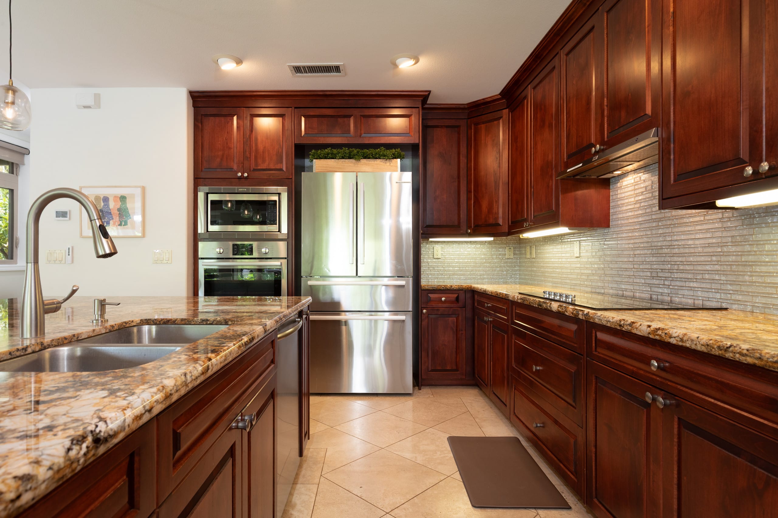 Home in Waimea · ★5.0 · 4 bedrooms · 7 beds · 3.5 baths - Image 8