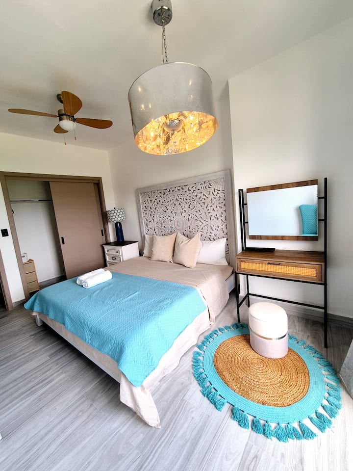 1 מיטת קינג סייז