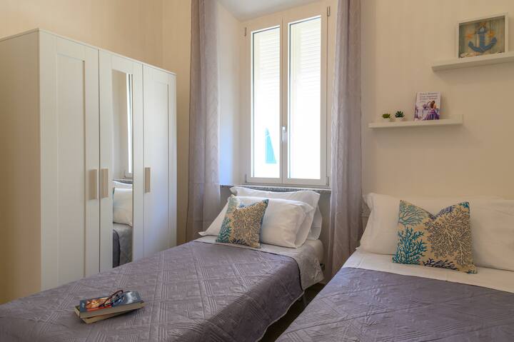 Seconda camera preparata con 2 letti singoli