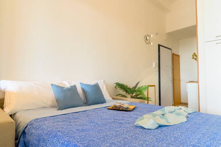 Il divano all'occorrenza può diventare un comodo letto a due piazze