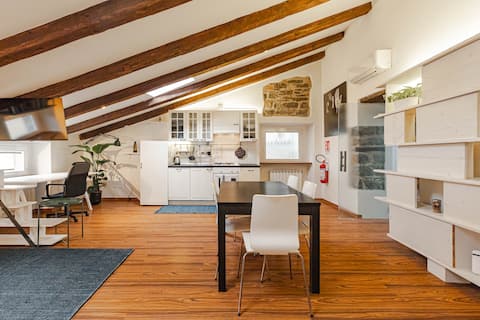 Large loft in the city center! Comfort_Wifi_Silence