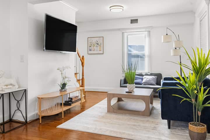 Entire Spacious Home Near Dc! - Washington, D.C.