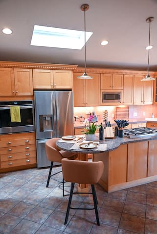 Luxury and Charm on Cherry Street gallery image 2