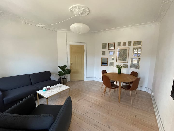 2 Værelses Lejlighed Med Gårdhave - Copenhagen