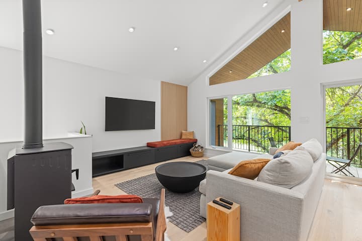 Home In Beautiful Pemberton Meadows - Pemberton