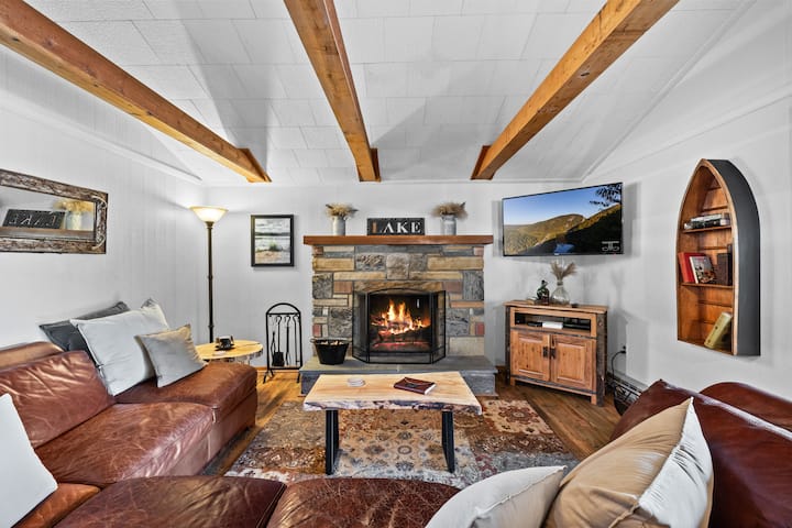 Lakefront Retreat | Deck, Ac, Fire Pit, Bbq, Wi-fi - Arrowhead Lake, PA