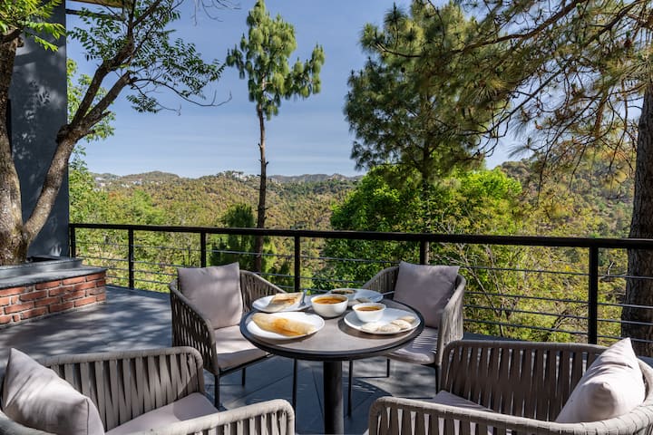The Hill Abode, Deck View & Game Room - Houses for Rent in Solan