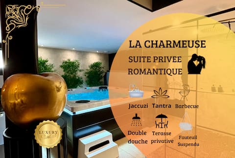 "La Charmeuse" Love room with private spa