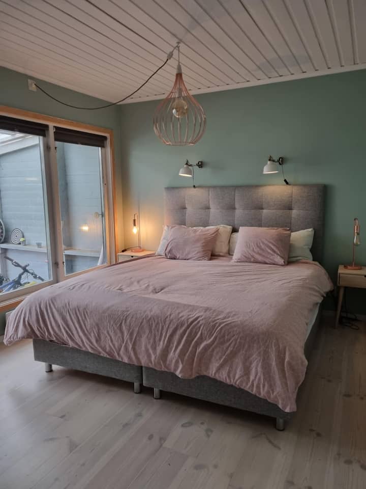 chambre principale avec lit King Size