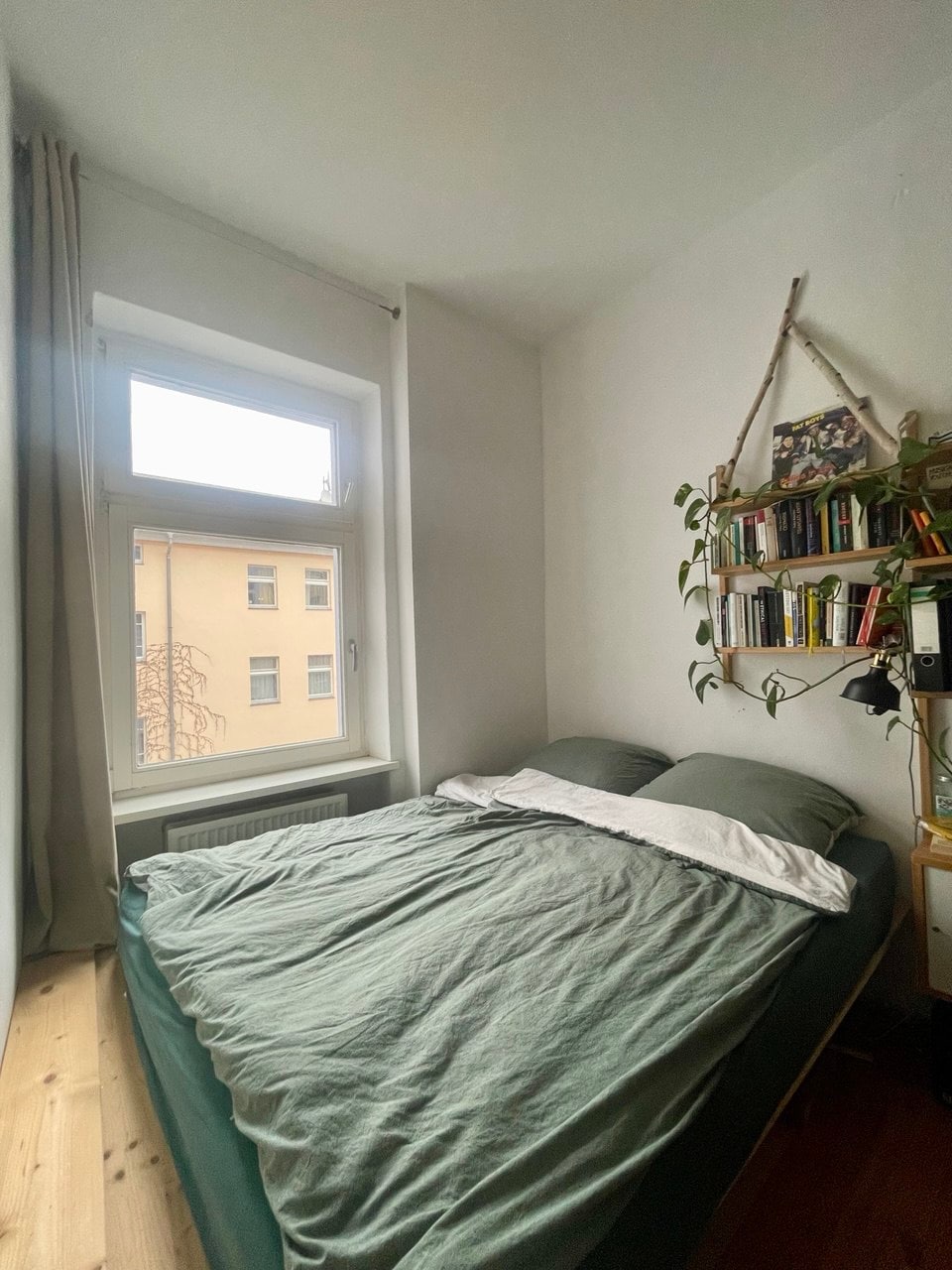 Dhomë gjumi me madhësi 1,60 m "queen" - krevat dhe dyshek me cilësi të lartë. 