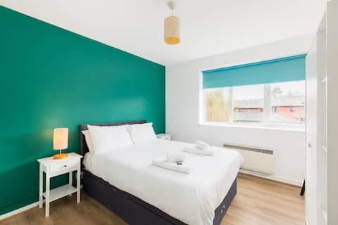 2 Bed Flat in Leamington Spa with parking