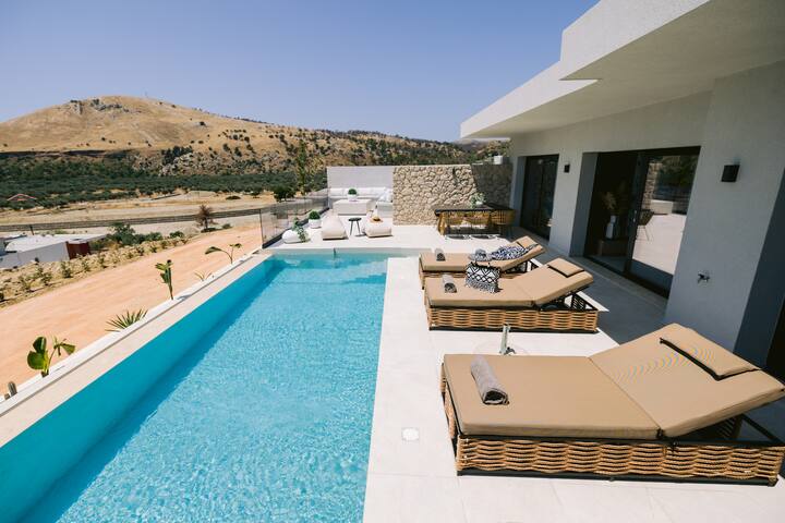 Celeste Luxury Villas – Villa Thea