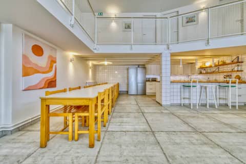 250 m2 loft in the city center & south terrace