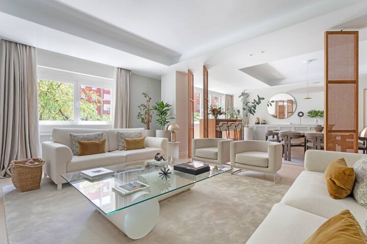 Lujoso y moderno apartamento enfrente del Bernabéu gallery image 2