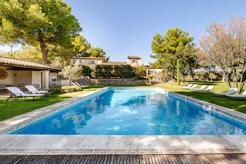 Charming villa with big mosaïque swimming-pool