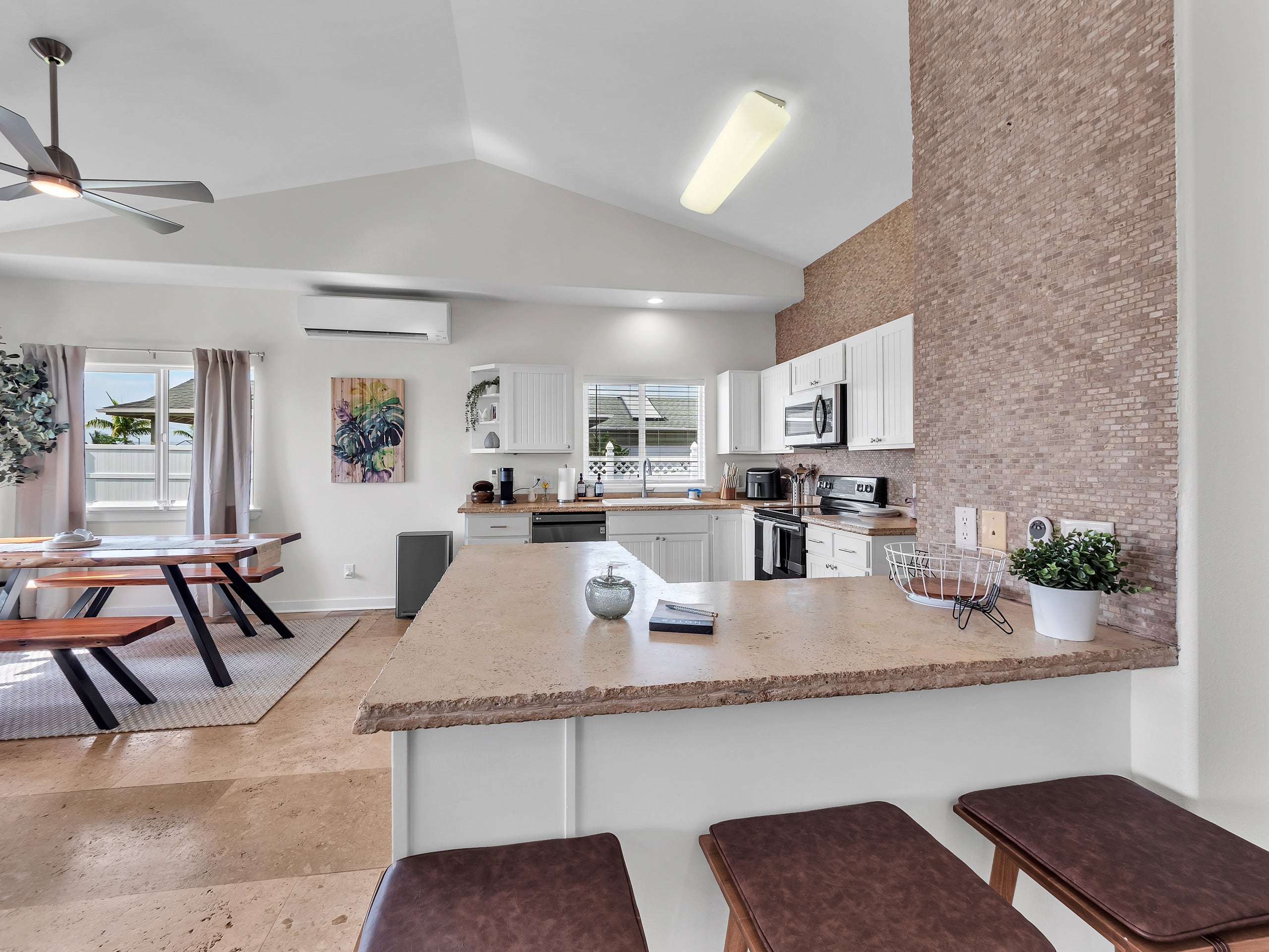 Home in Kailua-Kona · ★4.94 · 3 bedrooms · 4 beds · 2 private baths - Image 14