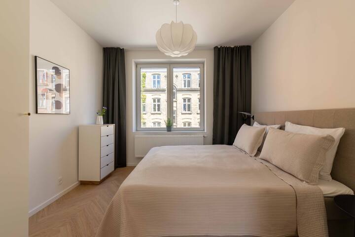 Newly Renovated 2BR with Balcony gallery image 2