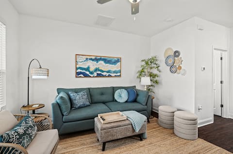 Successful Airbnb property: Charming Two Bedroom Retreat - Walkable Community in Hanahan