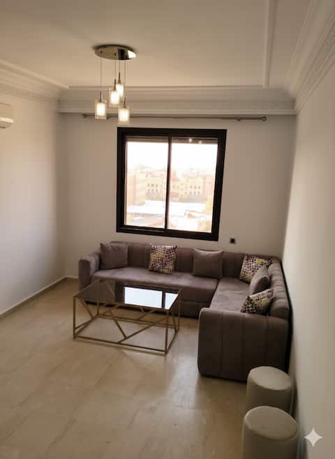 Popular Airbnb listing: Relaxed and Central Flat 5 min from train station in Arrondissement De Sidi Youssef Ben Ali مقاطعة سيدي يوسف بن علي