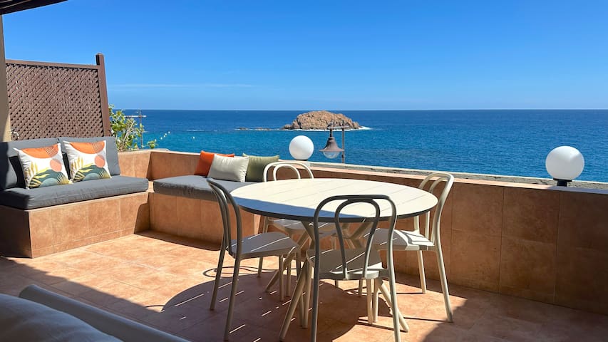 Duplex with Pool and Dreamy Sea Views gallery image 4