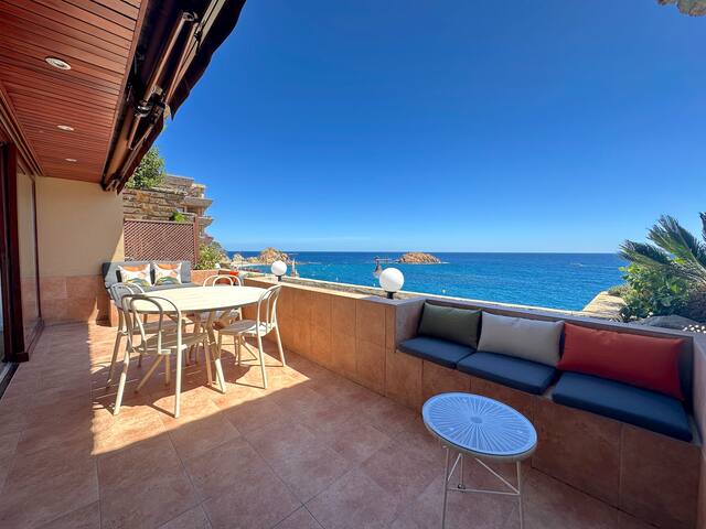 Duplex with Pool and Dreamy Sea Views gallery image 2