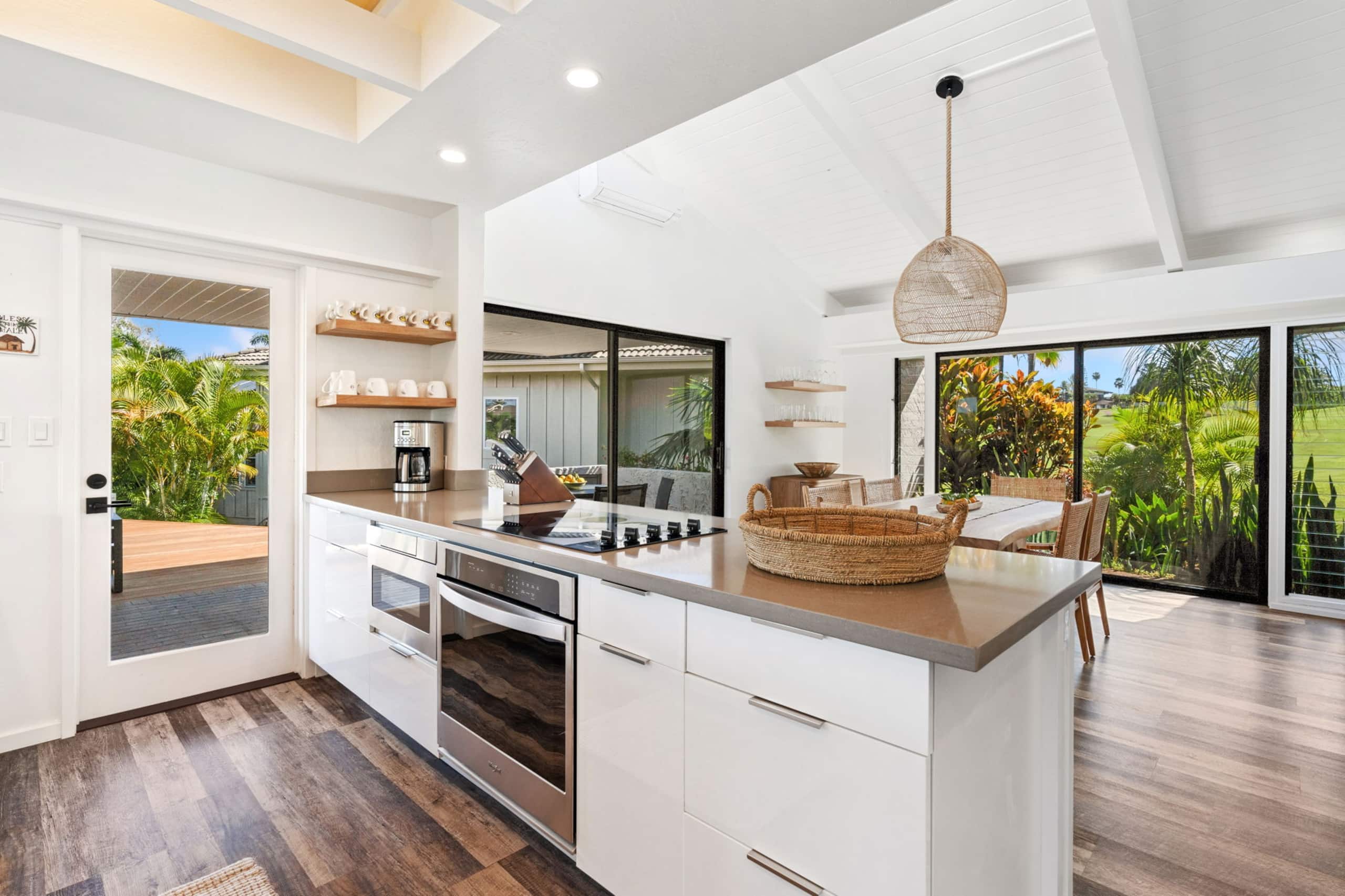 Home in Princeville · ★5.0 · 4 bedrooms · 5 beds · 3 baths - Image 9