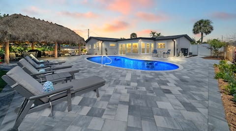 Private Oasis! Pool/Tiki/Game room. Walk to Beach!