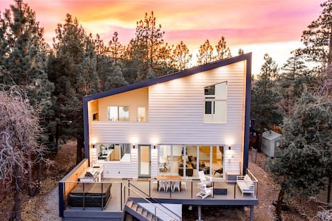 New! Bearadise ~ Stylish Mountain Retreat