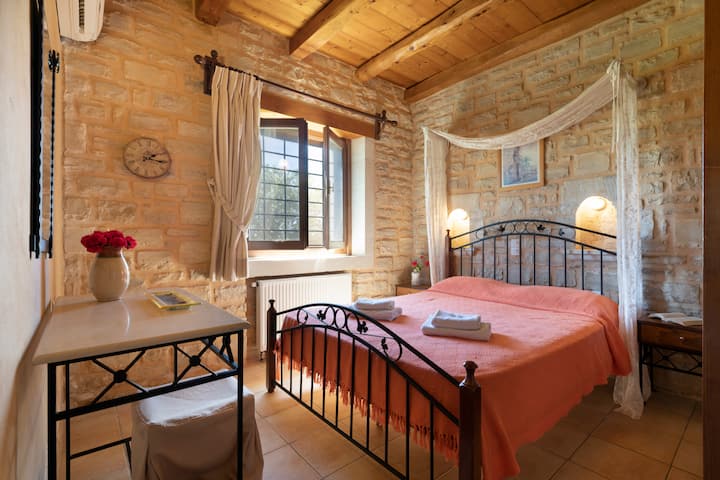 Chumba cha kwanza cha kulala