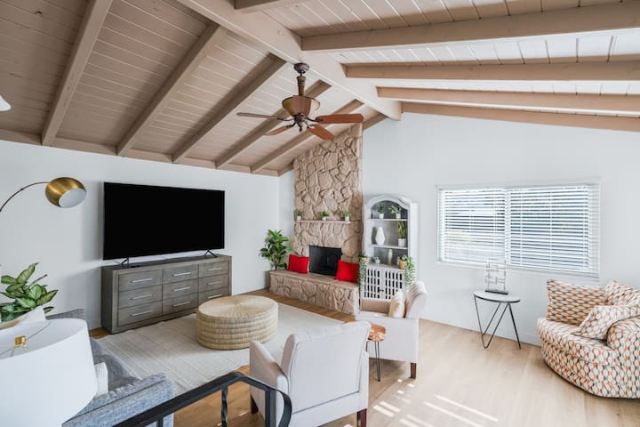 5BR *Gym*Hot Tub*BBQ Grill*Wifi*13 min to dwtn