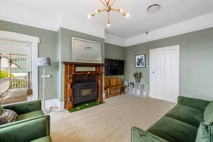 Luxury Character Home in Hobart gallery image 3