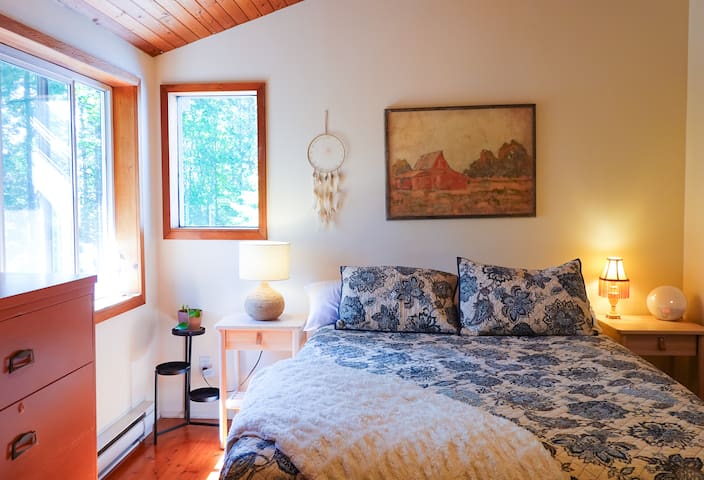 Treetop Oasis, Sunshine Retreat