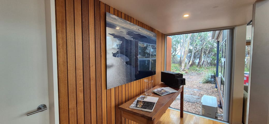 Bruny Bay House – Luxurious escape between 2 Bays!