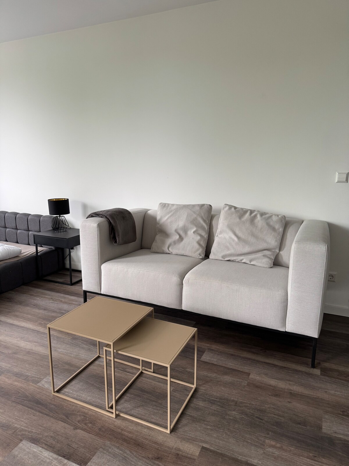 Top performing Airbnb: Remark Studios: 2-Room Apartment with Loggia in Misburg Nord