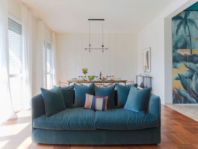 The Best Rent – Refined multi-room Flat in Colonne