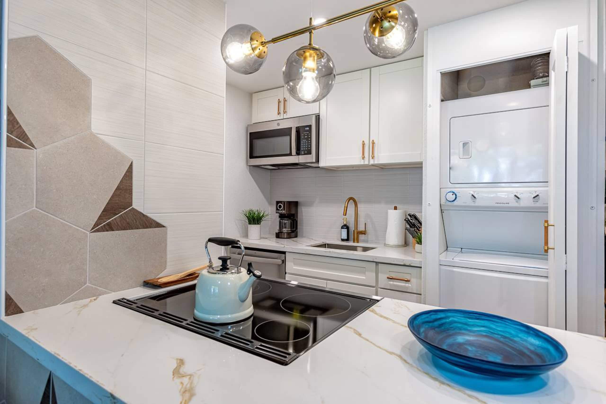 Condo in Kihei · ★4.87 · 2 bedrooms · 4 beds · 2 private baths - Image 11