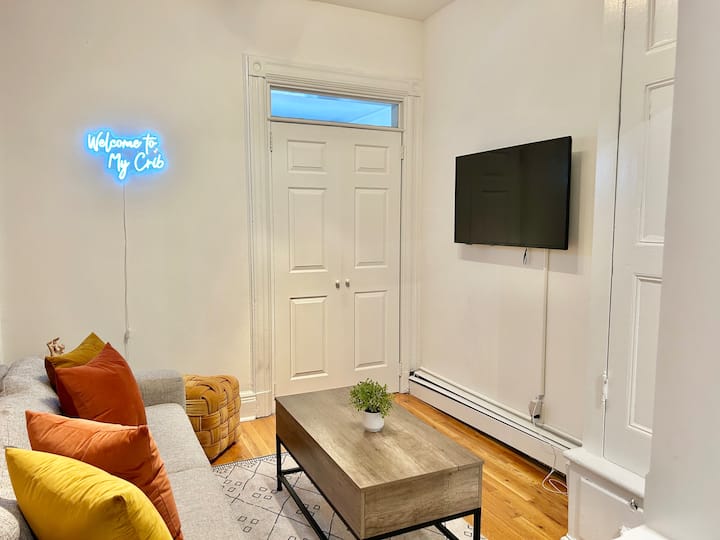 312 • 2br/1ba • Cozy & Bright • Heart Of Hoboken - Secaucus, NJ