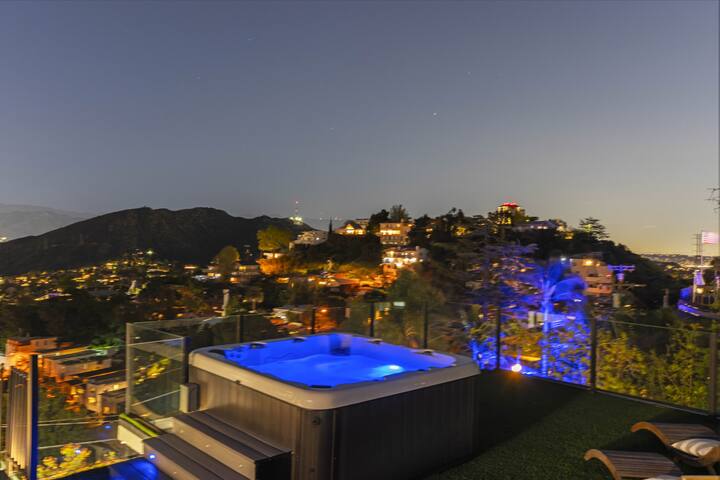 Modern 3BR w/ Rooftop & Hot Tub gallery image 2