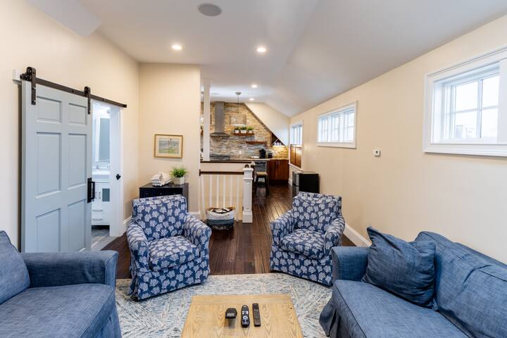 Private Home w/Game Room, Fireplace & Parking gallery image 2