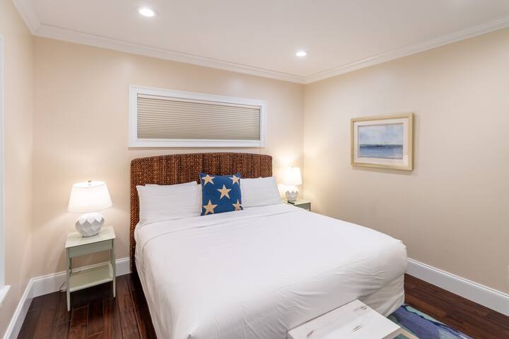 Private Home w/Game Room, Fireplace & Parking gallery image 3