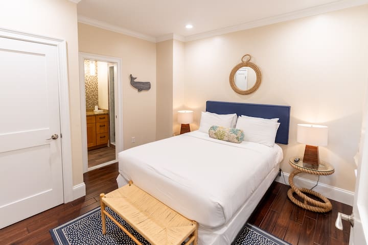 Private Home w/Game Room, Fireplace & Parking gallery image 5