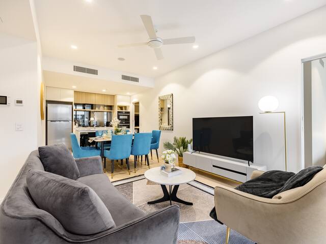 Iconic Casino Residence 3.5BR Apt Pool & Riverside gallery image 2