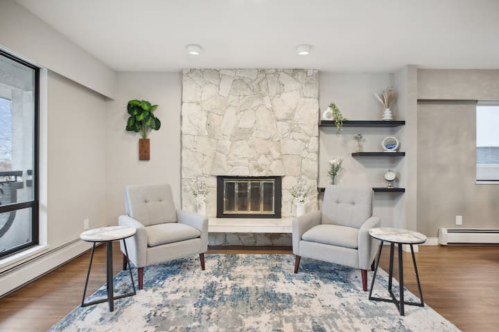 Spacious Retreat w/Garage, Arcade, and Pickleball