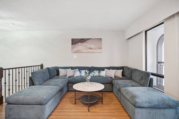 Spacious Retreat w/Garage, Arcade, and Pickleball gallery image 2