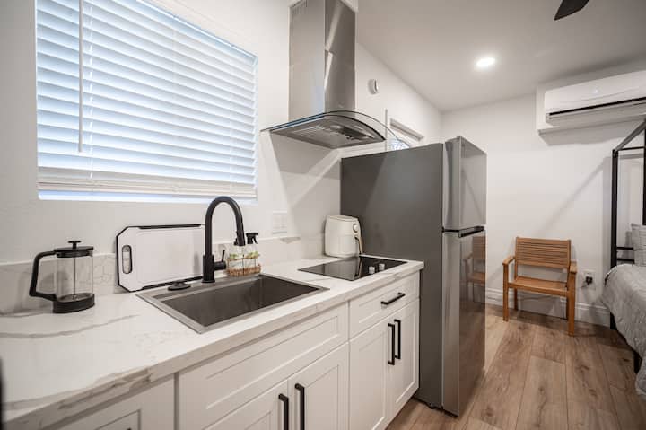 New! Cozy Studio W/ Private Patio & Laundry - Las Vegas