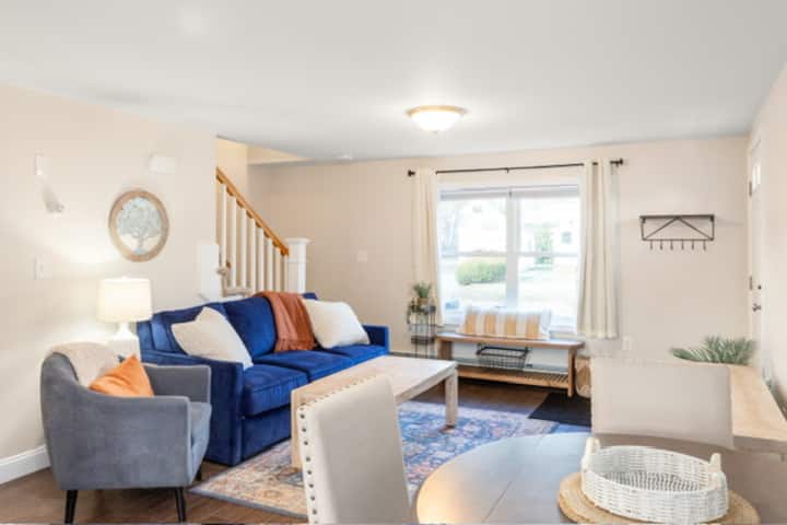 Canobie Lake Retreat - 2 Bed 1.5 Bath All The Fun! - La Rivera, Pelham