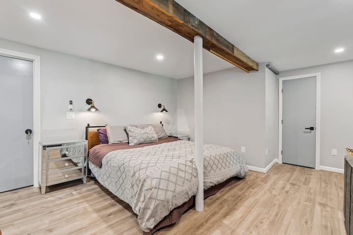 سرير بحجم كينج مع مرتبة ميموري فوم