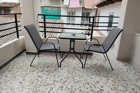 Omian Emerald House | sunlit balcony & Rooftop 3