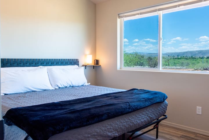 King size Tuft & Needle mattress and pillows with extra blankets and gorgeous views.
